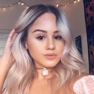 Meet your Posher, Mia